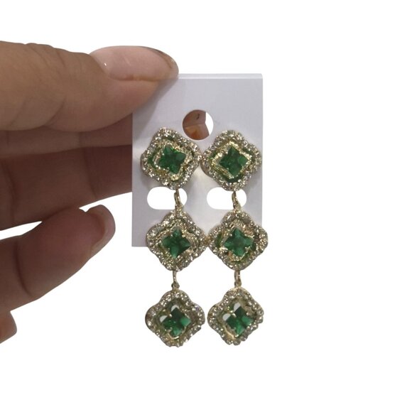 NEW Gold Filled Emerald Green Rinestones & Gold Square Drop Earrings - Picture 2 of 6